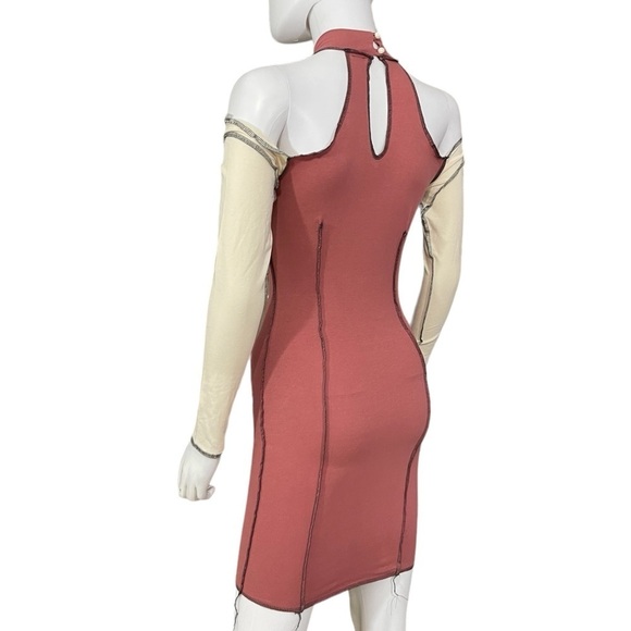 Cold Shoulder Dress
New - Picture 5 of 10